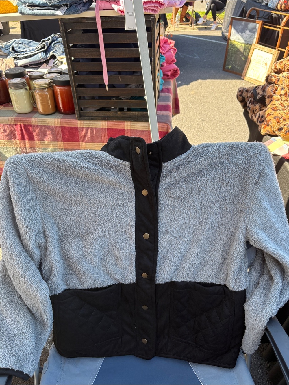 Women's Two-Tone Teddy Jacket in Light Gray and Black
